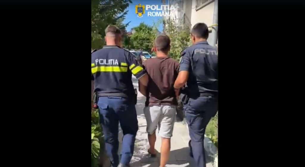 Un prahovean a furat o camionetă și a făcut accident. Bărbatul a fost reținut de polițiști