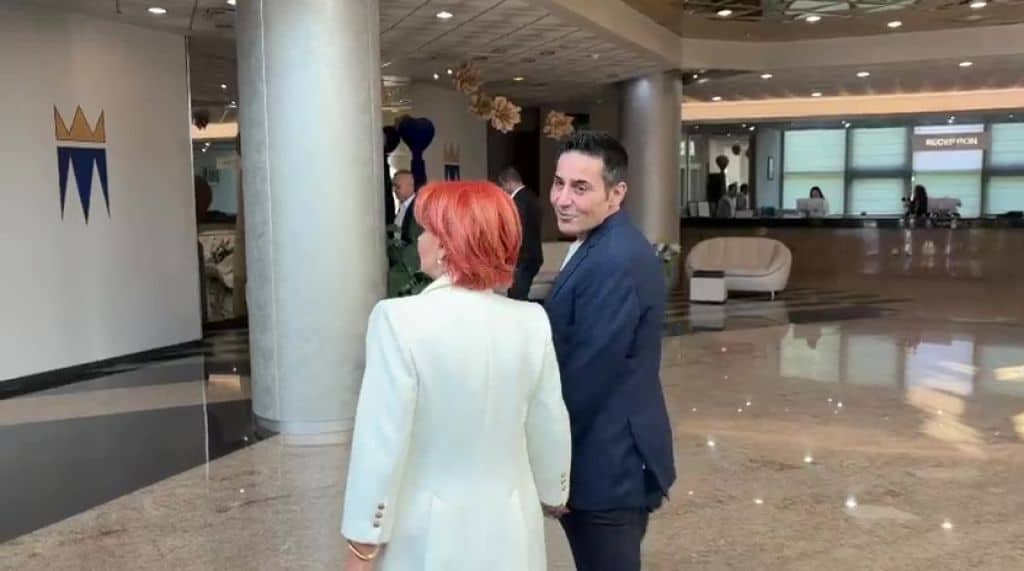 Ședință mare la PSD. Liderii partidului, dar și parlamentarii săi, fac planuri la Sinaia pentru un nou Guvern Ședință mare la PSD. Liderii partidului, dar și parlamentarii săi, fac planuri la Sinaia pentru un nou Guvern