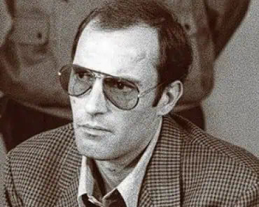 De ce a murit Nicu Ceaușescu la 45 de ani. „Prințișorul” fostului dictator ar fi împlinit astăzi 77 de ani De ce a murit Nicu Ceaușescu la 45 de ani. „Prințișorul” fostului dictator ar fi împlinit astăzi 77 de ani