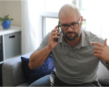 „Mami” sau „mama”? Cum își strigă românii părinții după ce devin adulți „Mami” sau „mama”? Cum își strigă românii părinții după ce devin adulți