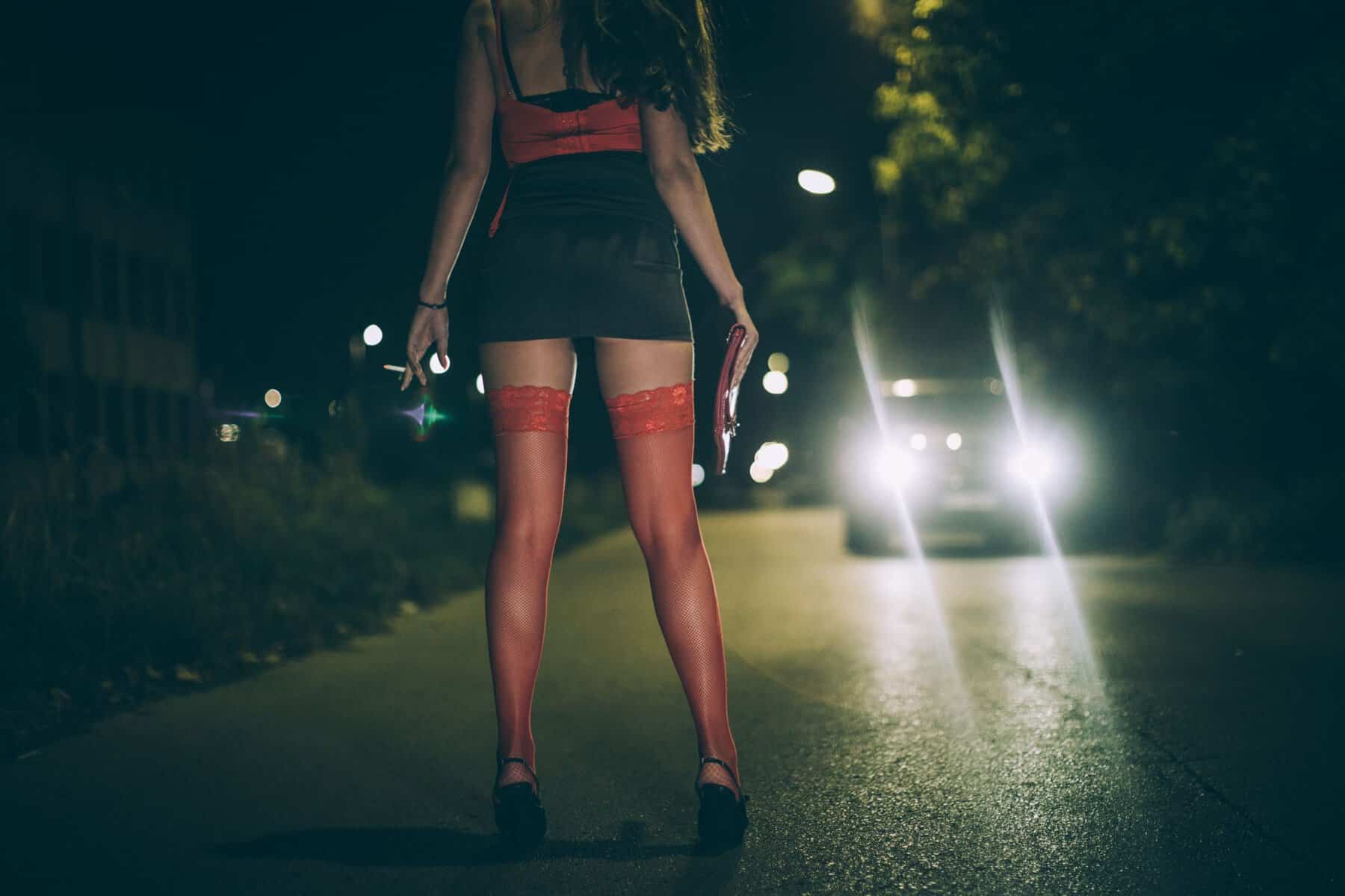 Nu i-a lăsat din preț și a călcat-o cu mașina. Un bărbat a băgat în spital o prostituată Nu i-a lăsat din preț și a călcat-o cu mașina. Un bărbat a băgat în spital o prostituată