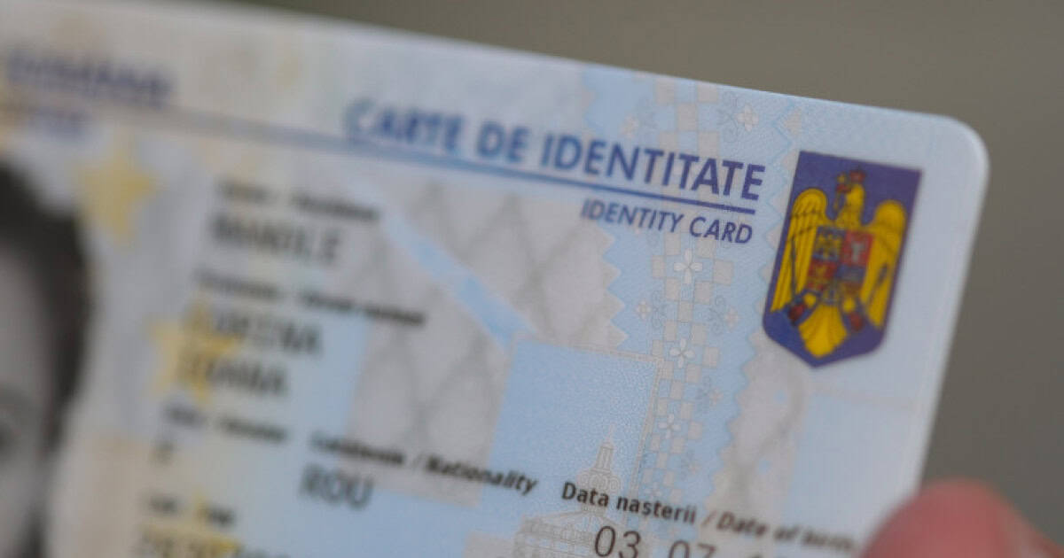 Funcţionar de la Evidenţa Persoanelor, arestat la domiciliu. Este acuzat că primea bani pentru a emite sau modifica acte de identitate