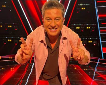 Pavel Bartoș a anunțat antrenorul surpriză de la „Vocea României”. Cine a apărut pe platoul emisiunii Pavel Bartoș a anunțat antrenorul surpriză de la „Vocea României”. Cine a apărut pe platoul emisiunii