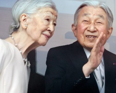 Cum schimbă Akihito, fostul împărat al Japoniei, regulile funerare după 2.000 de ani de tradiție imperială