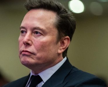 Elon Musk i-a spus unei foste iubite că are nevoie de „o legiune de copii înainte de începerea unui război civil”