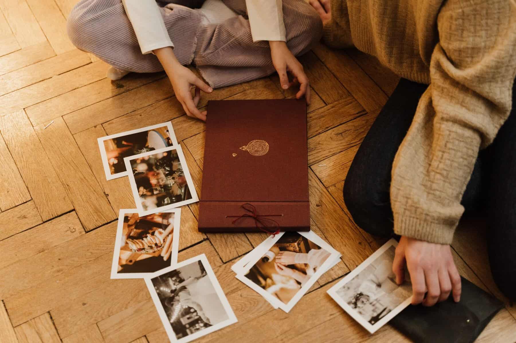 Surpriza pregătită timp de 15 ani de o mamă pentru fiul său. Ce i-a dat abia la 18 ani: „Astfel de momente nu ajung niciodată în albumele foto”