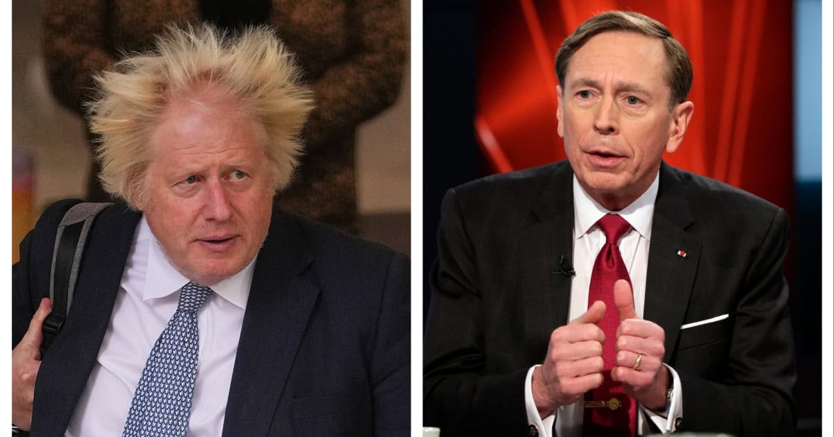 Trenul diplomatic în care se afla Boris Johnson, la un pas de a fi lovit de ruși în Ucraina. Fostul director CIA, și el în zonă