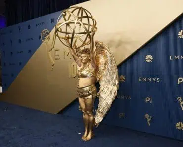 Dezastru vestimentar pe covorul roșu de la Emmy 2026. Shailene Woodley și Lisa Ann Walter, pe lista celor mai prost îmbrăcate