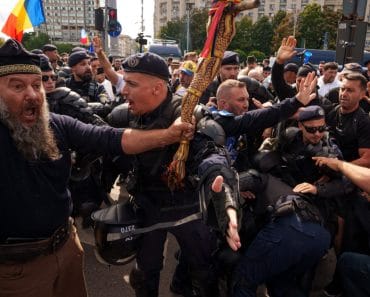„Nu vă jucați cu focul, ticăloșilor!”. Reacție dură din PSD după violențele de la protestul ciobanilor din Capitală