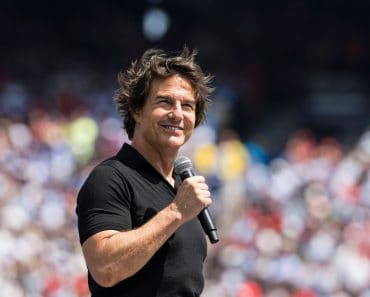 „Da, zvonurile sunt adevărate!” Tom Cruise, cu cămașa desfăcută și blugi strâmți, în primul interviu din ultimii 10 ani „Da, zvonurile sunt adevărate!” Tom Cruise, cu cămașa desfăcută și blugi strâmți, în primul interviu din ultimii 10 ani