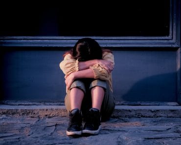 O elevă de 13 ani din Iași s-a sinucis. Era premiantă, implicată în activitățile școlii: „Nimeni nu bănuia nimic” O elevă de 13 ani din Iași s-a sinucis. Era premiantă, implicată în activitățile școlii: „Nimeni nu bănuia nimic”
