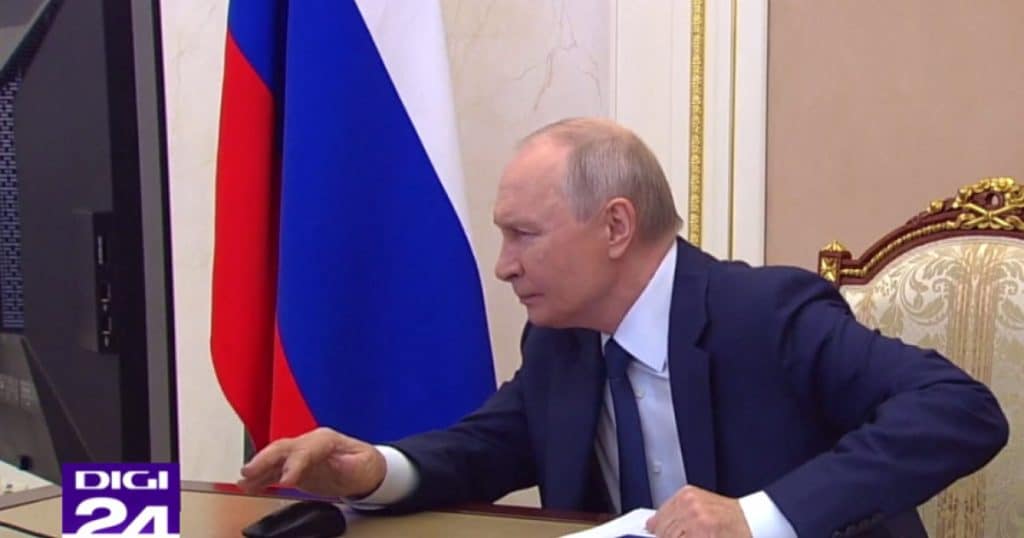 Putin, „certat” cu computerul pe care a votat. Pe monitor i-a apărut mesaj că nu are licență pentru sistemul de operare