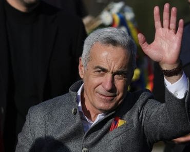 Călin Georgescu, ridicat din trafic de procurorii DIICOT. Percheziții într-un dosar de înșelăciune Călin Georgescu, ridicat din trafic de procurorii DIICOT. Percheziții într-un dosar de înșelăciune