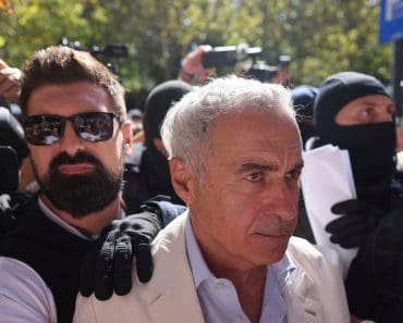Cum și-a petrecut Călin Georgescu prima noapte în arest. Ce a refuzat să facă Cum și-a petrecut Călin Georgescu prima noapte în arest. Ce a refuzat să facă