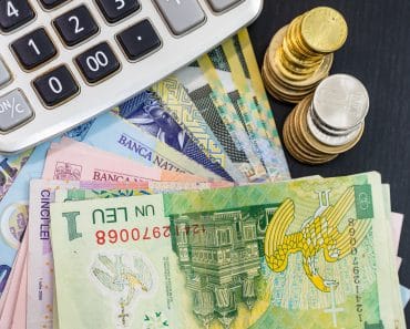 Se mai poate trăi decent cu 5.000 de lei în România? Dilema care a stârnit un val uriaș de reacții: „O mare bătaie de joc” Se mai poate trăi decent cu 5.000 de lei în România? Dilema care a stârnit un val uriaș de reacții: „O mare bătaie de joc”
