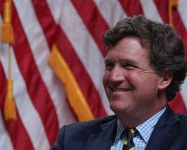Tucker Carlson susține că Trump trebuie destituit din funcție în temeiul celui de-al 25-lea amendament