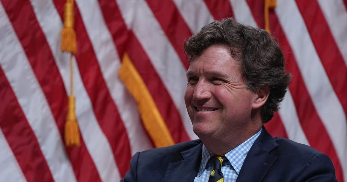 Tucker Carlson susține că Trump trebuie destituit din funcție în temeiul celui de-al 25-lea amendament