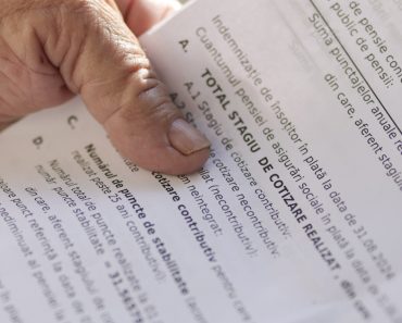 Care este pensia minimă în 2026 dacă ai cotizat 15 ani. De ce suma primită poate fi diferită de la o persoană la alta