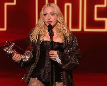 Madonna, moment de confuzie pe scena MTV VMAs 2026. Replica ce a stârnit reacții în mediul online: „E neclar” Madonna, moment de confuzie pe scena MTV VMAs 2026. Replica ce a stârnit reacții în mediul online: „E neclar”
