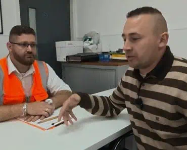 Cât câștigă un român care lucrează în construcții în Irlanda. Suma e pe săptămână: „E bine pentru un salahor ca mine!” Cât câștigă un român care lucrează în construcții în Irlanda. Suma e pe săptămână: „E bine pentru un salahor ca mine!”