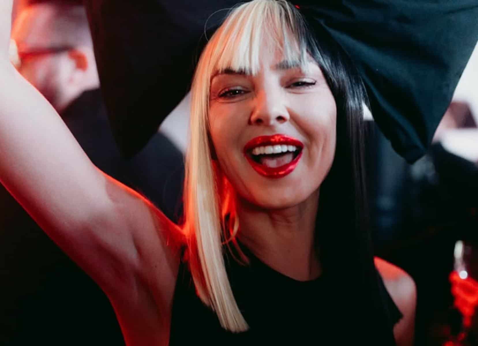 Roxana Ionescu, dezvăluiri despre lupta cu kilogramele: „Am făcut injecții în burtă” Roxana Ionescu, dezvăluiri despre lupta cu kilogramele: „Am făcut injecții în burtă”