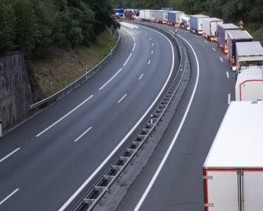 Hoții au furat două remorci de TIR cu logo-ul Nvidia, crezând că se vor îmbogăți din procesoare. Au găsit în schimb 18 tone de nisip