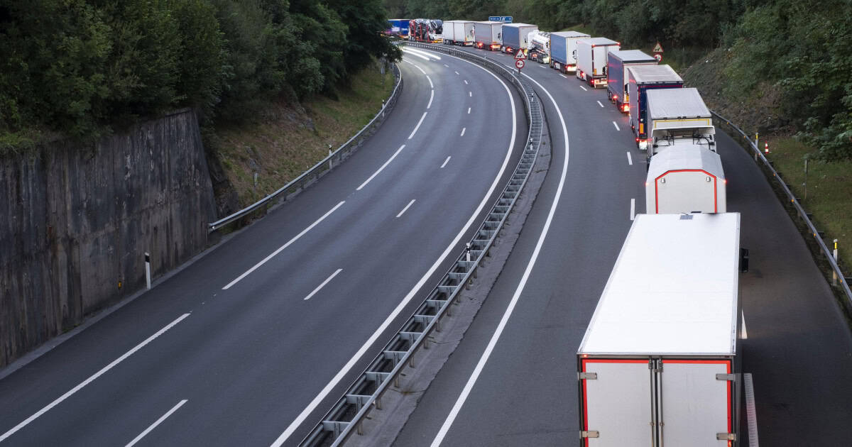 Hoții au furat două remorci de TIR cu logo-ul Nvidia, crezând că se vor îmbogăți din procesoare. Au găsit în schimb 18 tone de nisip