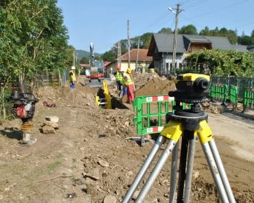 Primaria Slanic : Lucrările de realizare a noii rețele de alimentare cu apă și de canalizare sunt în plină desfășurare Primaria Slanic : Lucrările de realizare a noii rețele de alimentare cu apă și de canalizare sunt în plină desfășurare