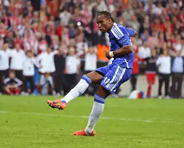 Poza cu Drogba este “altarul” său! Sousa vrea ca jucătorii să intre în liber pe modul “foarte bun”! Poza cu Drogba este “altarul” său! Sousa vrea ca jucătorii să intre în liber pe modul “foarte bun”!