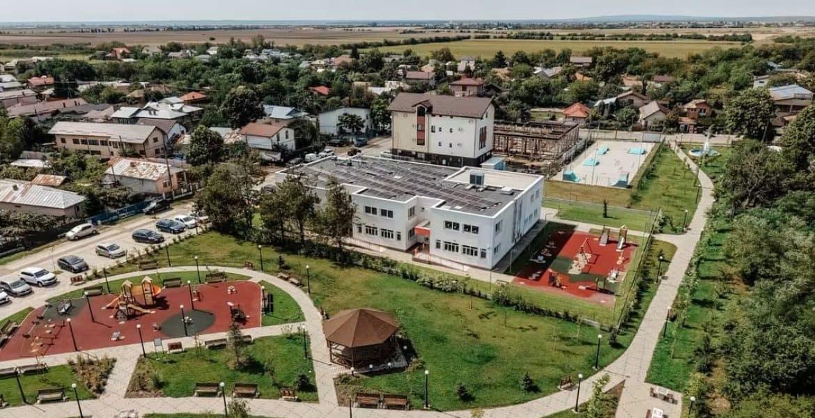 8 milioane de euro pentru copii și comunitate, la Ariceștii Rahtivani. Complexul „Trestioreanu”, model de investiție în educație și sport