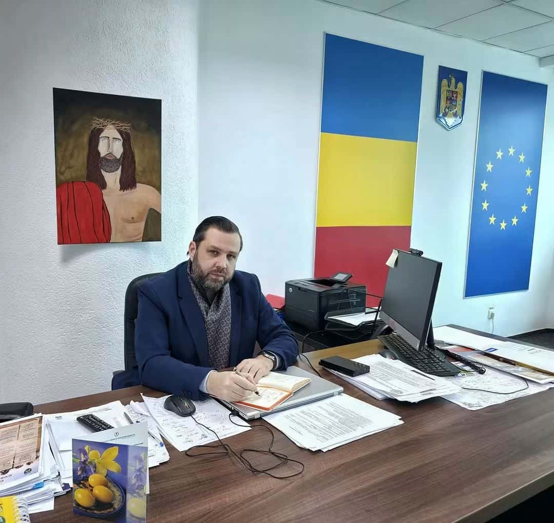 Viceprimarul AUR Alexandru Săraru, discuții cu ministrul Educației la Colegiul „Elie Radu”: clase profesionale speciale și transport pentru elevii din Plopeni