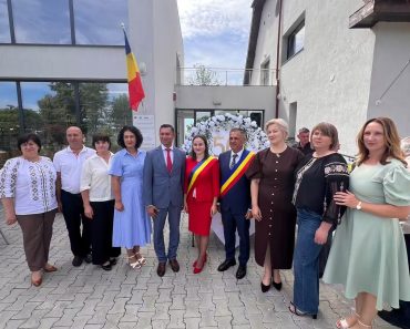 Primăria Băicoi a premiat elevii olimpici și 77 de cupluri care au împlinit 50 de ani de căsătorie Primăria Băicoi a premiat elevii olimpici și 77 de cupluri care au împlinit 50 de ani de căsătorie