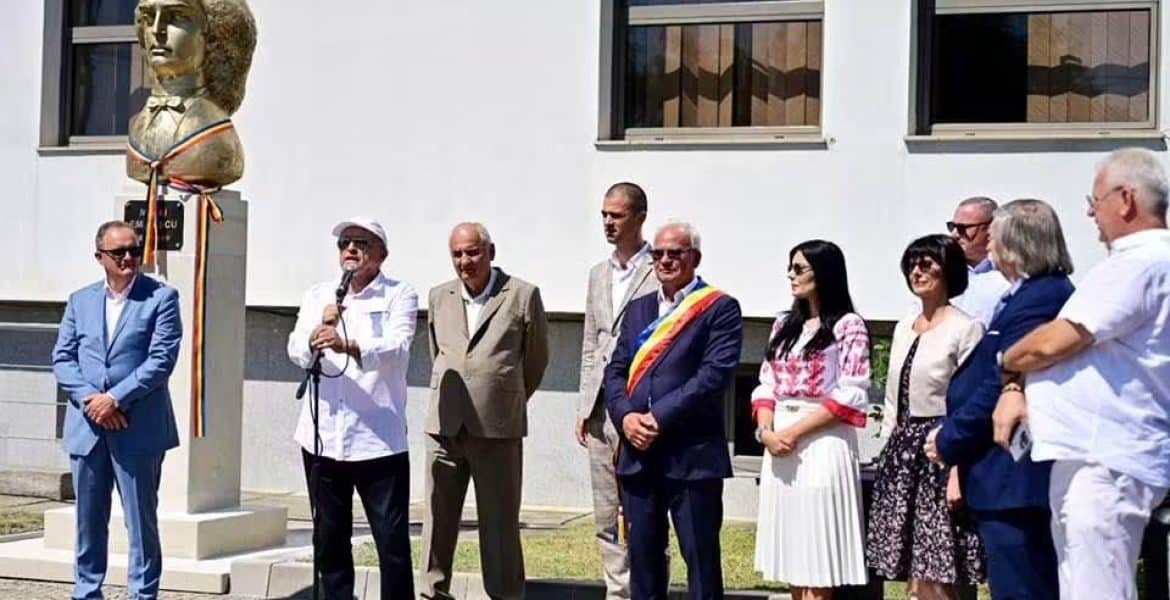 SMV Ploiești se apropie de bilanțul a 36 de ani de activitate: 296 de monumente dedicate marilor români, în 24 de țări