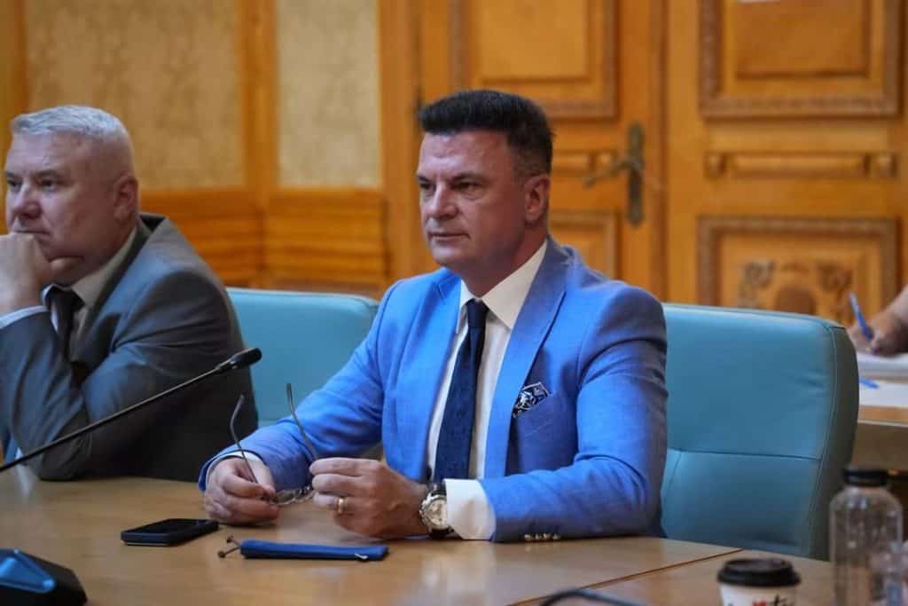 Președintele PNL Prahova, Mircea Roșca, a votat legea care permite împușcarea a 859 de urși pentru prevenție, în 2026