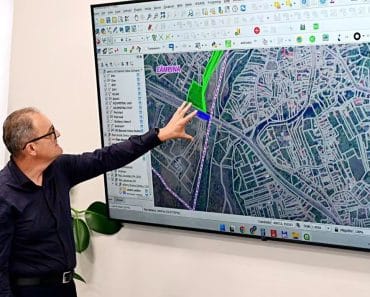 Nanu reia proiectul Centurii de Est a Câmpinei: „De data aceasta, pe baze reale” Nanu reia proiectul Centurii de Est a Câmpinei: „De data aceasta, pe baze reale”