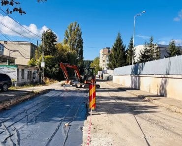 Lucrările de pe strada Orizontului din Câmpina continuă. A început betonarea carosabilului Lucrările de pe strada Orizontului din Câmpina continuă. A început betonarea carosabilului