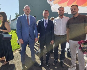 Bogdan Toader, la noua școală de pe strada Romană, proiect inițiat de consilierii PSD Ploiești: „Un nou început pentru elevii de la I.L. Caragiale” Bogdan Toader, la noua școală de pe strada Romană, proiect inițiat de consilierii PSD Ploiești: „Un nou început pentru elevii de la I.L. Caragiale”