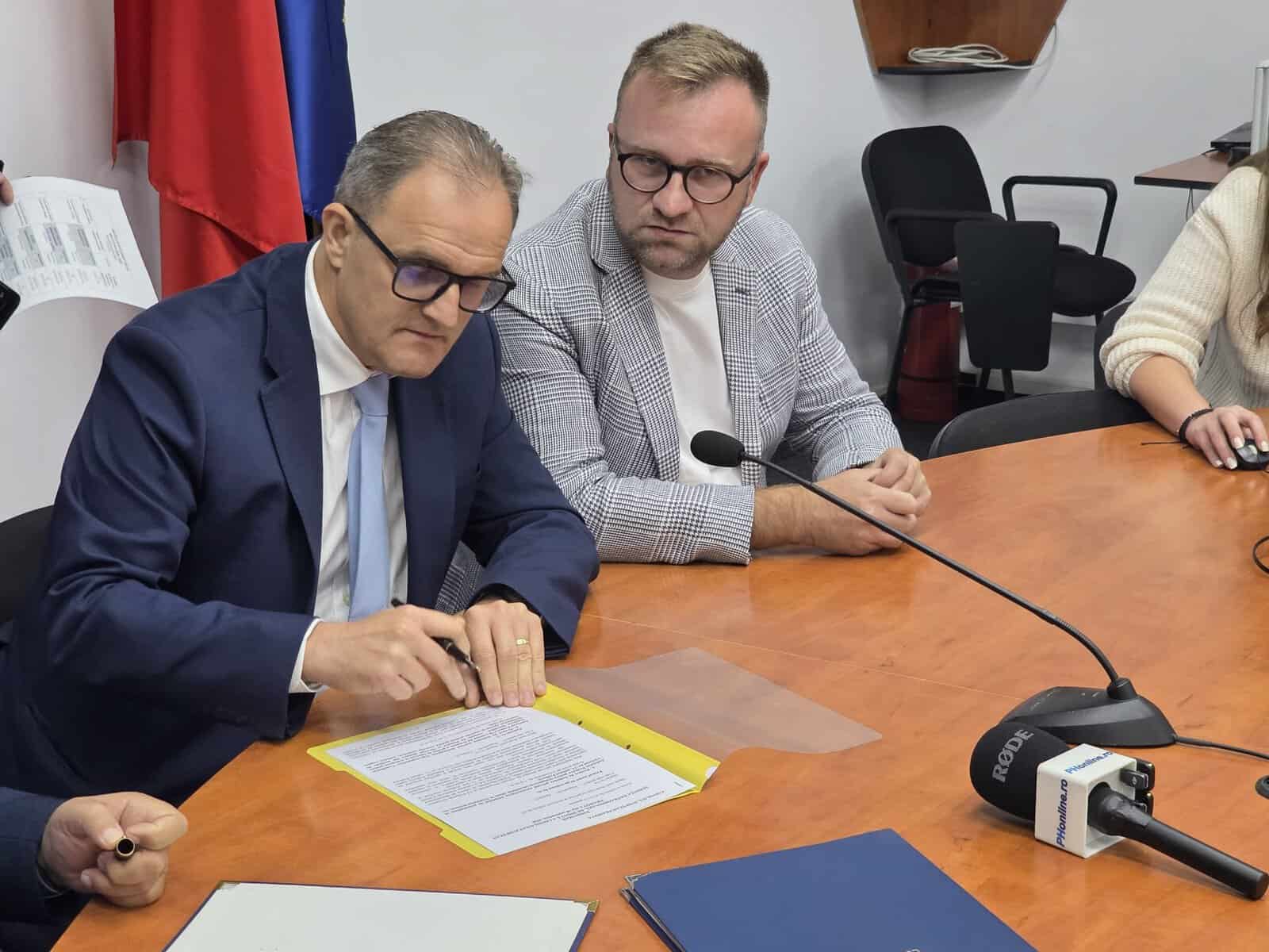 Consiliul Județean Prahova înființează trei servicii de îngrijire la domiciliu pentru vârstnici. 30 de posturi noi la DGASPC Consiliul Județean Prahova înființează trei servicii de îngrijire la domiciliu pentru vârstnici. 30 de posturi noi la DGASPC