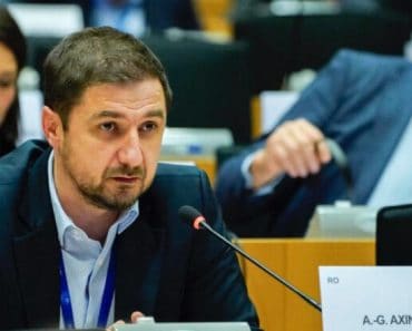 Adrian Axinia (AUR), atac la adresa lui Nicușor Dan după desemnarea lui Siegfried Mureșan: „Bruxelles-ul și Berlinul ar urma să preia oficial controlul asupra României”