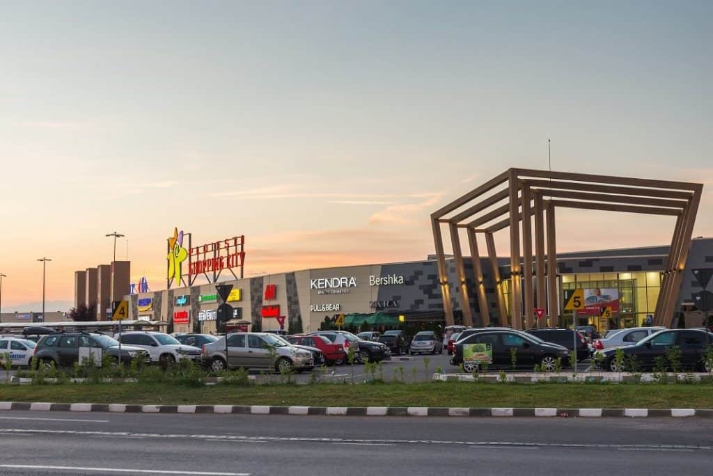 Ploiești Shopping City introduce parcare cu plată din 21 septembrie. Primele două ore sunt gratuite, apoi tarifele ajung la 10 lei pe oră