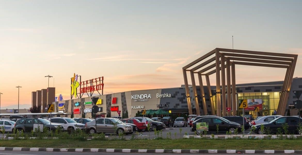 Ploiești Shopping City introduce parcare cu plată din 21 septembrie. Primele două ore sunt gratuite, apoi tarifele ajung la 10 lei pe oră