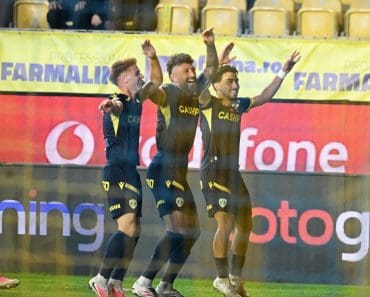 Dansând ca Hagi! Fotbaliștii Petrolului au mișcări retro după ce marchează! Dansând ca Hagi! Fotbaliștii Petrolului au mișcări retro după ce marchează!