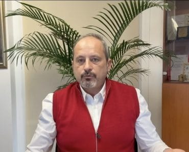 Consilierul AUR Răzvan Tănase critică procedura prin care românii își recuperează banii după majorarea taxelor: „Mărim taxele modern. Restituim banii tradițional” Consilierul AUR Răzvan Tănase critică procedura prin care românii își recuperează banii după majorarea taxelor: „Mărim taxele modern. Restituim banii tradițional”