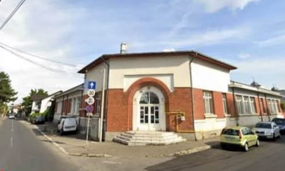 Atenție! Luni se închide circulația pe străzile Romană și Crivățului. Măsura, impusă cu prilejul inaugurării noii clădiri a Colegiului „I. L. Caragiale”