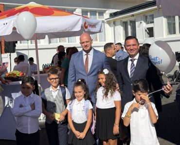 Octavian Sandu, consilier local PSD, la noua clădire de pe strada Romană, în prima zi de școală: „Educația rămâne cea mai importantă investiție”