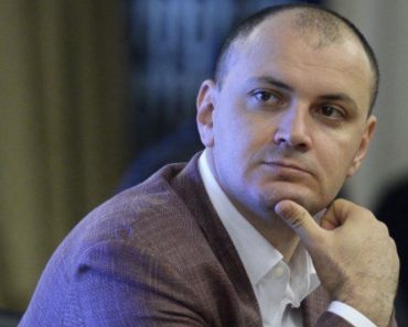 Sebastian Ghiță îl laudă pe Victor Ponta: După 2015 au apărut niște idoți cu Coldea în frunte care au jefuit și distrus România!