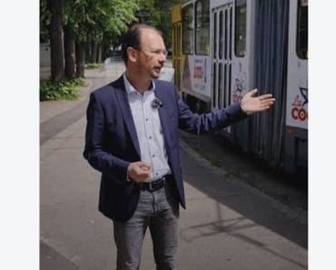 Ploieștiul a primit avizul Ministerului Finanțelor pentru mega-creditul de 36 de milioane de euro din care vor fi cumpărate noile tramvaie. Alte 5 milioane de euro vor fi alocate din bugetul Ploieștiului Ploieștiul a primit avizul Ministerului Finanțelor pentru mega-creditul de 36 de milioane de euro din care vor fi cumpărate noile tramvaie. Alte 5 milioane de euro vor fi alocate din bugetul Ploieștiului