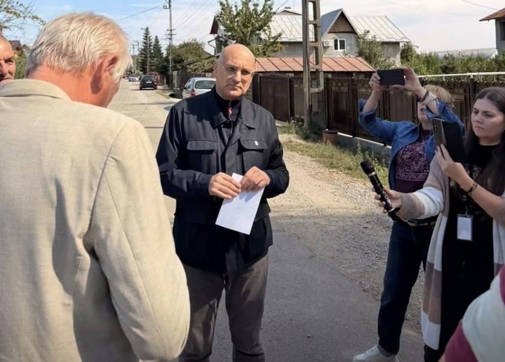 Prefectul Daniel Nicodim cere controale urgente la rafinăria Vega, după reclamațiile localnicilor privind poluarea