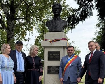 Sub semnul lui Constantin Stere – ziua a treia. Bustul lui Ion Ignatiuc, inaugurat în Republica Moldova Sub semnul lui Constantin Stere – ziua a treia. Bustul lui Ion Ignatiuc, inaugurat în Republica Moldova