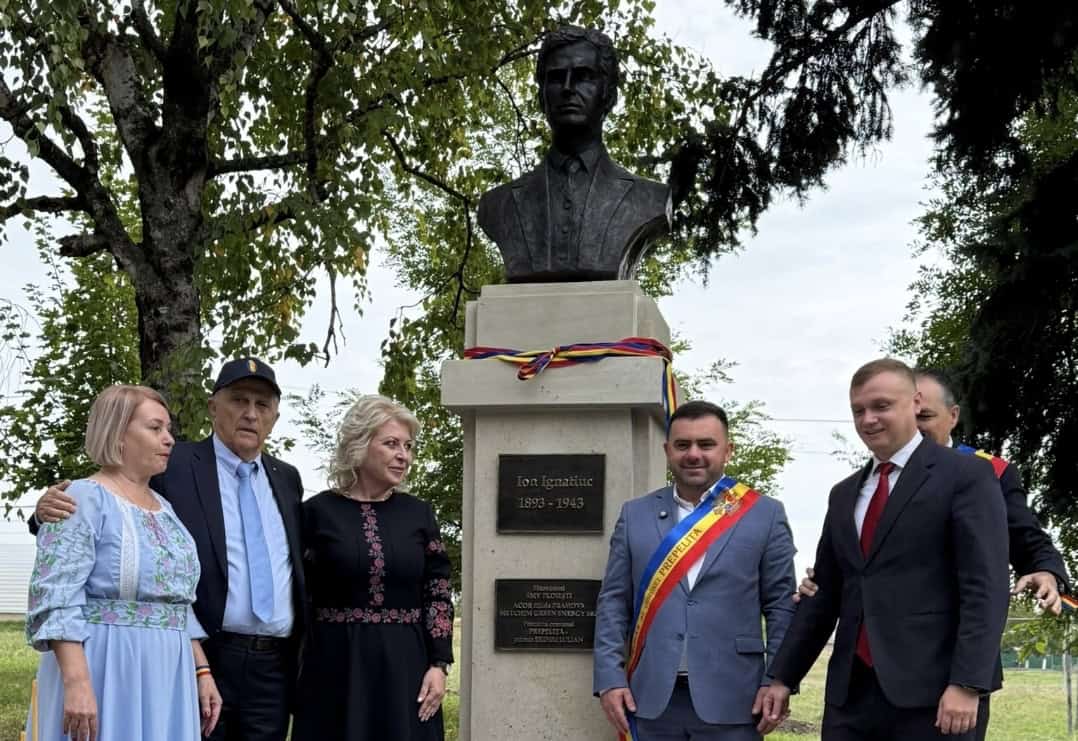 Sub semnul lui Constantin Stere – ziua a treia. Bustul lui Ion Ignatiuc, inaugurat în Republica Moldova Sub semnul lui Constantin Stere – ziua a treia. Bustul lui Ion Ignatiuc, inaugurat în Republica Moldova
